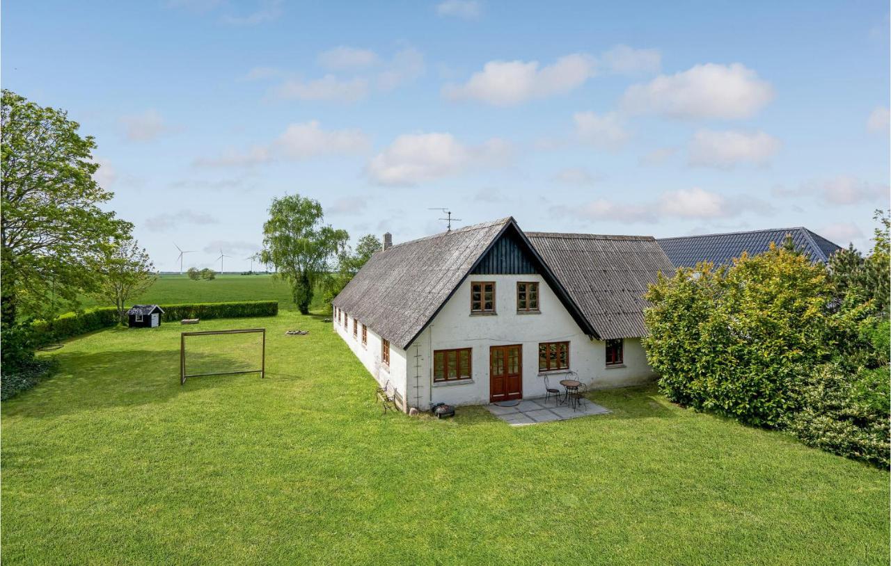 Nice home in Søllested w/ WiFi&4 Bedrooms Eksteriør bilde