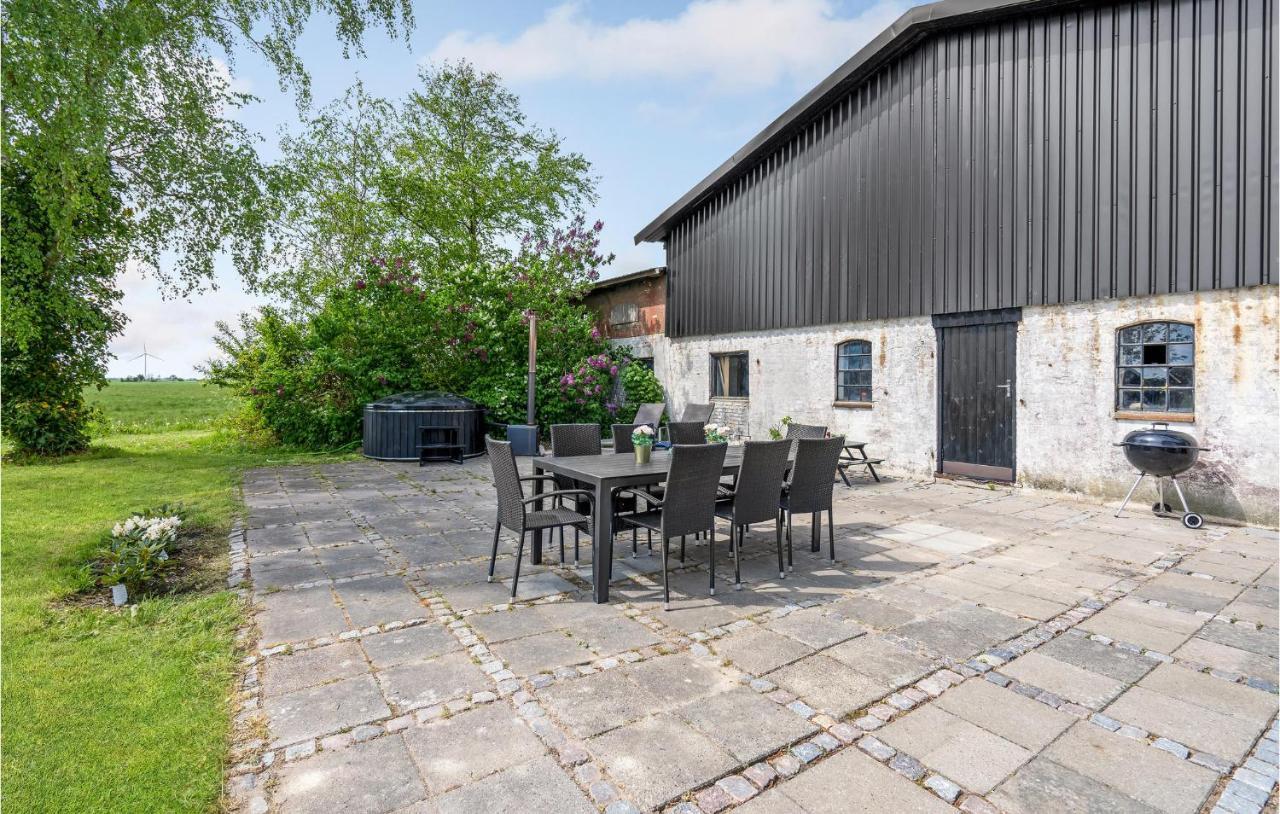 Nice home in Søllested w/ WiFi&4 Bedrooms Eksteriør bilde