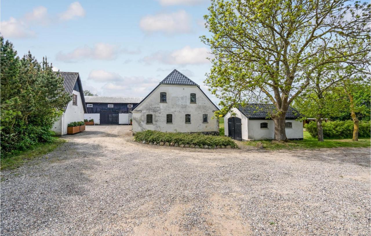 Nice home in Søllested w/ WiFi&4 Bedrooms Eksteriør bilde